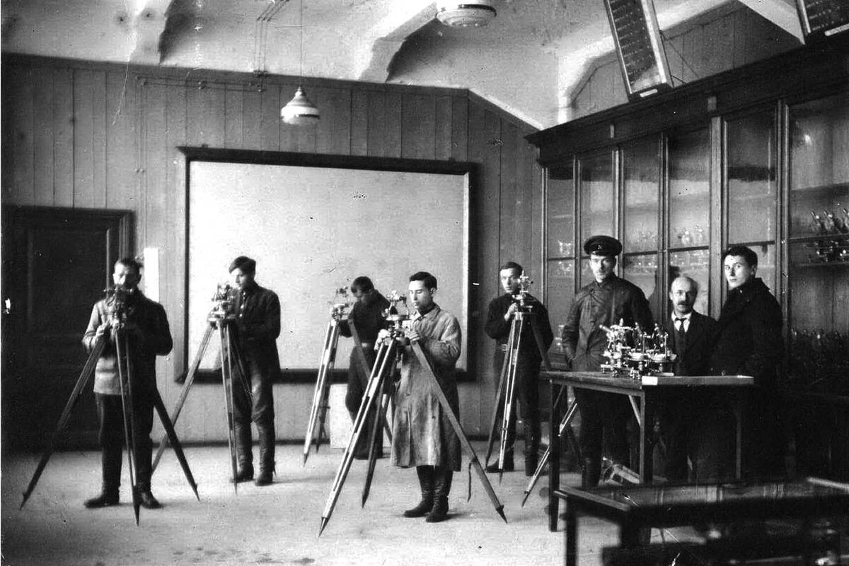 История развития фотографии проект История промышленности России в фотографиях: НПП "Геофизика-Космос" ZAVODFOTO.RU