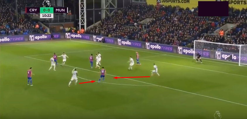 Ошибка обороны МЮ в матче с Кристал Пэласом