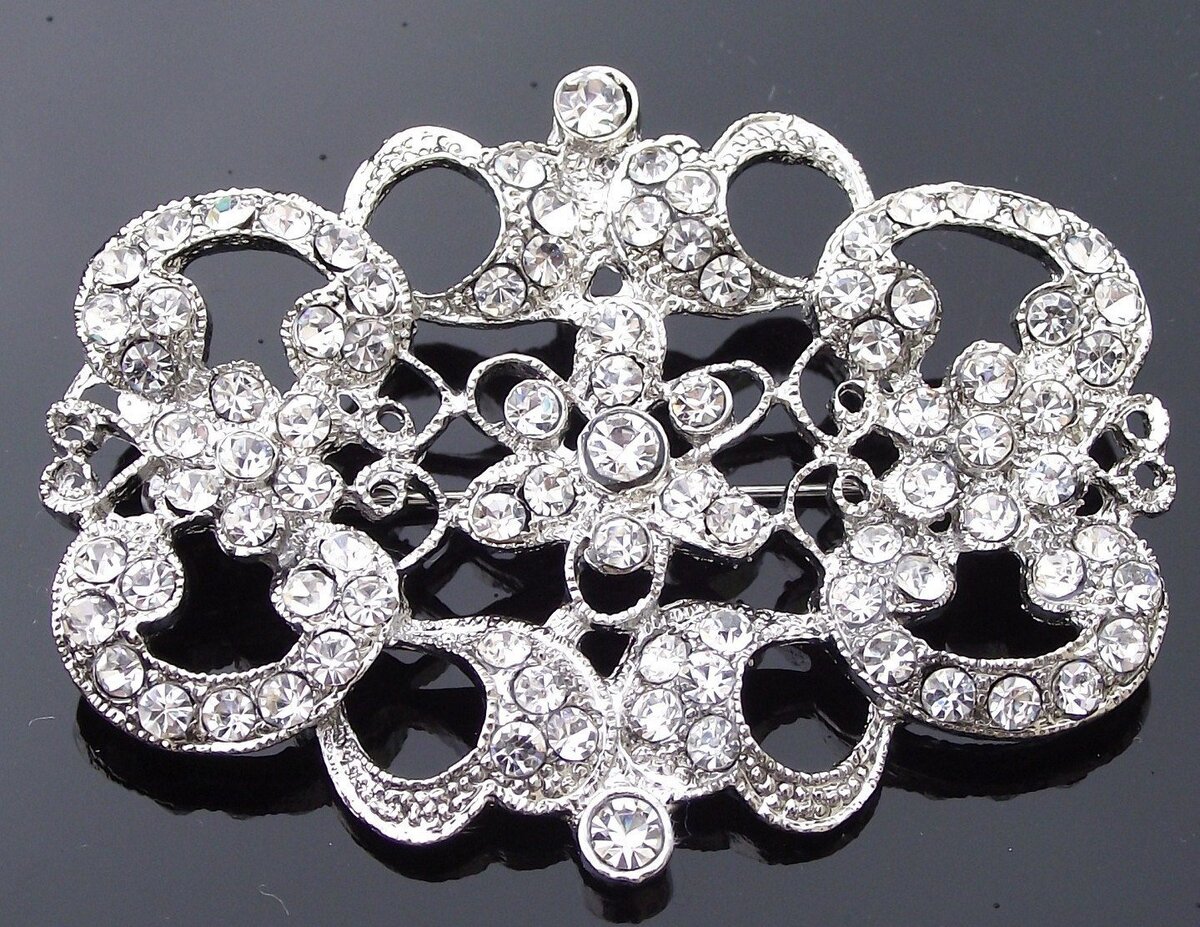 Брошь со стразами Сваровски