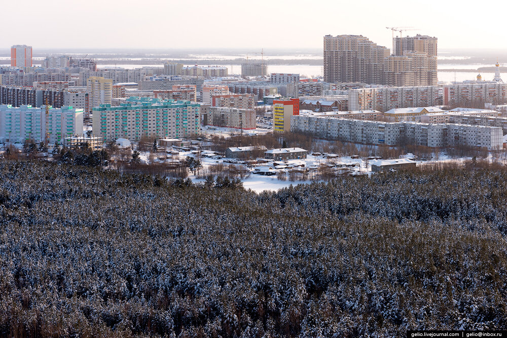 Газовый город. Сургут население. Территория Сургута. Население города Сургут. Сургут население численность 2000.