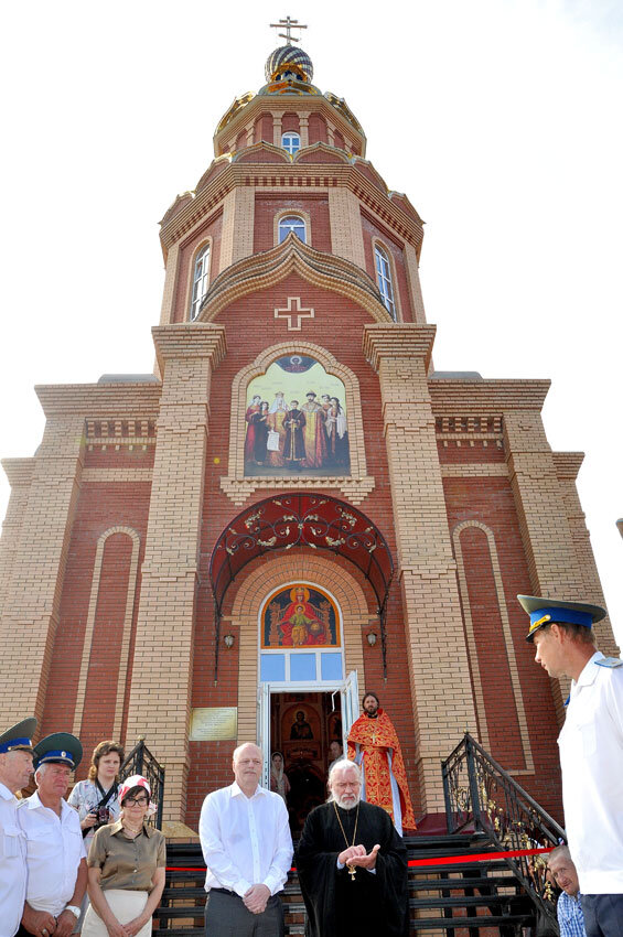 Храм в честь Святых Царственных страстотерпцев в Саракташе 