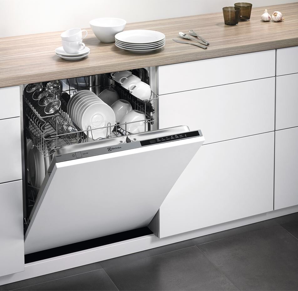 Встроенная полноразмерная посудомоечная машина Electrolux 