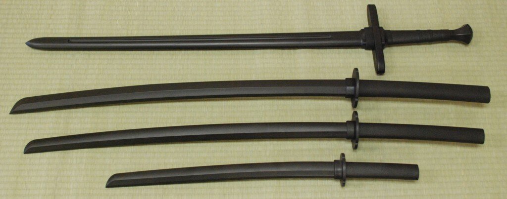 Мечи из реактопласта. На любителя-с ))