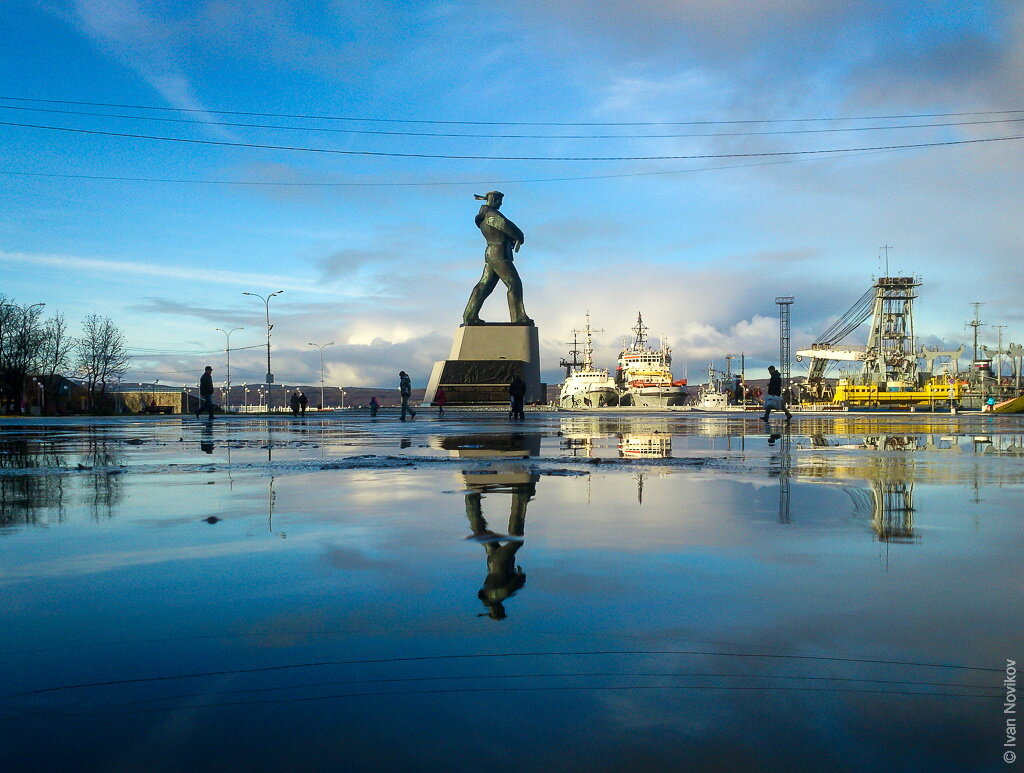 Доставка североморск. Город Североморск. Г. Североморск памятники. Североморск набережная. Североморск площадь.