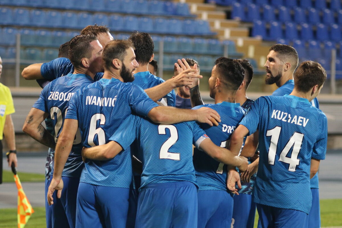 Петербургский "Зенит" обыграл "Шальке-04" со счетом 2:1