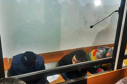  Обвиняемые по делу об убийстве Дениса Тена в зале суда. Фото с сайта Caravan.kz