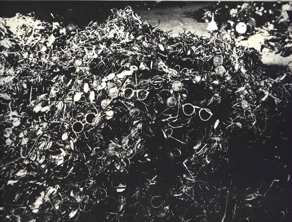Очки, уничтоженных в Освенциме заключенных