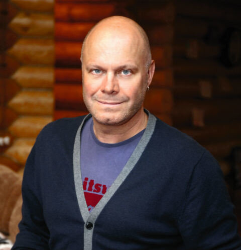 Алексей Кортнев рассказал об отношениях в семье, любви к искусству и о том, какой он человек на самом деле. 