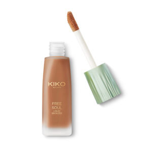 Данный вид продукта требует тщательной и быстрой растушевки, так как кремовые текстуры имеют свойство застывать. Поэтому распределить бронзер по лицу нужно быстрее, чем он успеет схватиться на коже, иначе рваные края испортят ваш макияж.