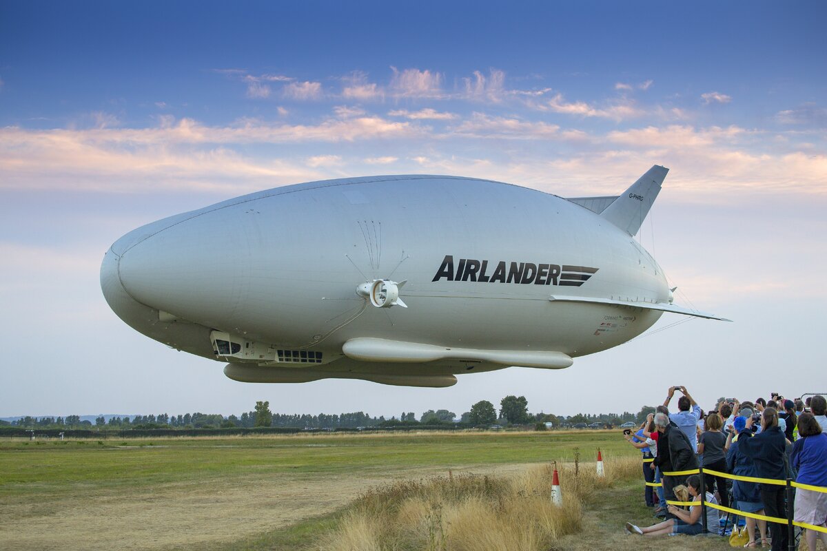 Дирижабль Airlander 10. Airlander 10 — гибридный дирижабль. Дирижабль Airlander 10 внутри. Дирижабли Hybrid Air vehicles.