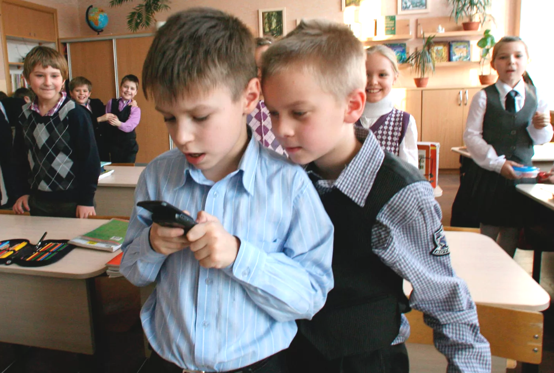 Запрет использования мобильных телефонов в школе