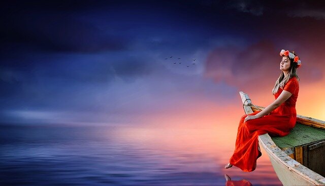 https://pixabay.com/photos/woman-boat-sky-sunset-waters-dusk-3214594/