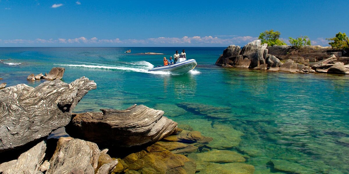 Озеро Малави. Африка. http://safarisun.co.uk/assets/images/malawi/boating-on-Lake-malawi.jpg