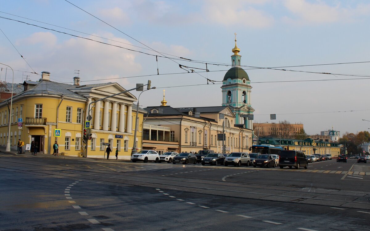 Покровские ворота в москве фото