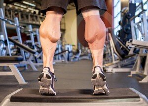 Икроножные - упражнения, особенности тренировки, анатомия Сегодня вы узнаете, как накачать икроножные мышцы. Мы покажем эффективные упражнения и рассмотрим анатомию мышц голени.