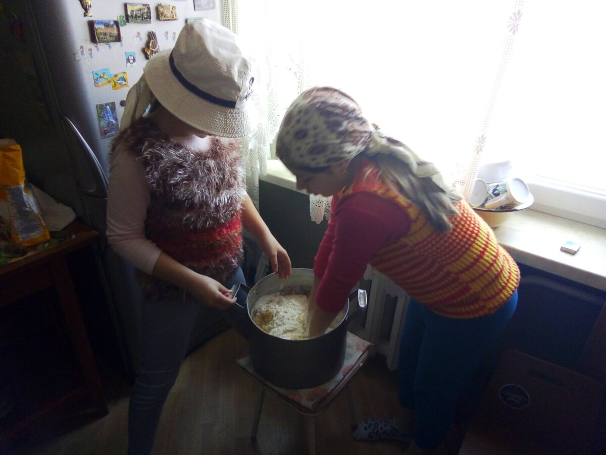 Месим тесто 