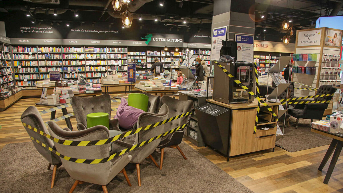 Ханау. Открылся книжный магазин, но без зоны для чтения и отдыха. © Patrick Scheiber