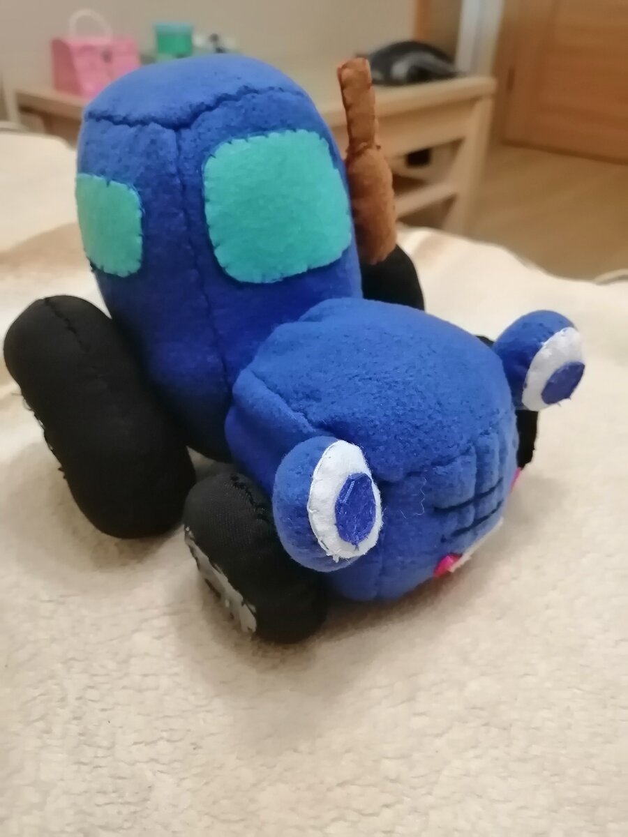 Синий трактор (ручная работа личного пошива)