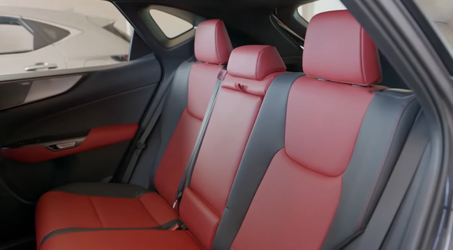 Мне сиденья не очень по цвету нравятся. А вам?