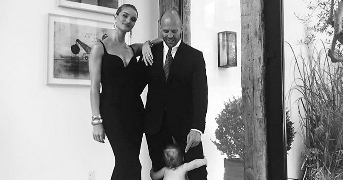 Джейсон и Роузи с сыном Джеком