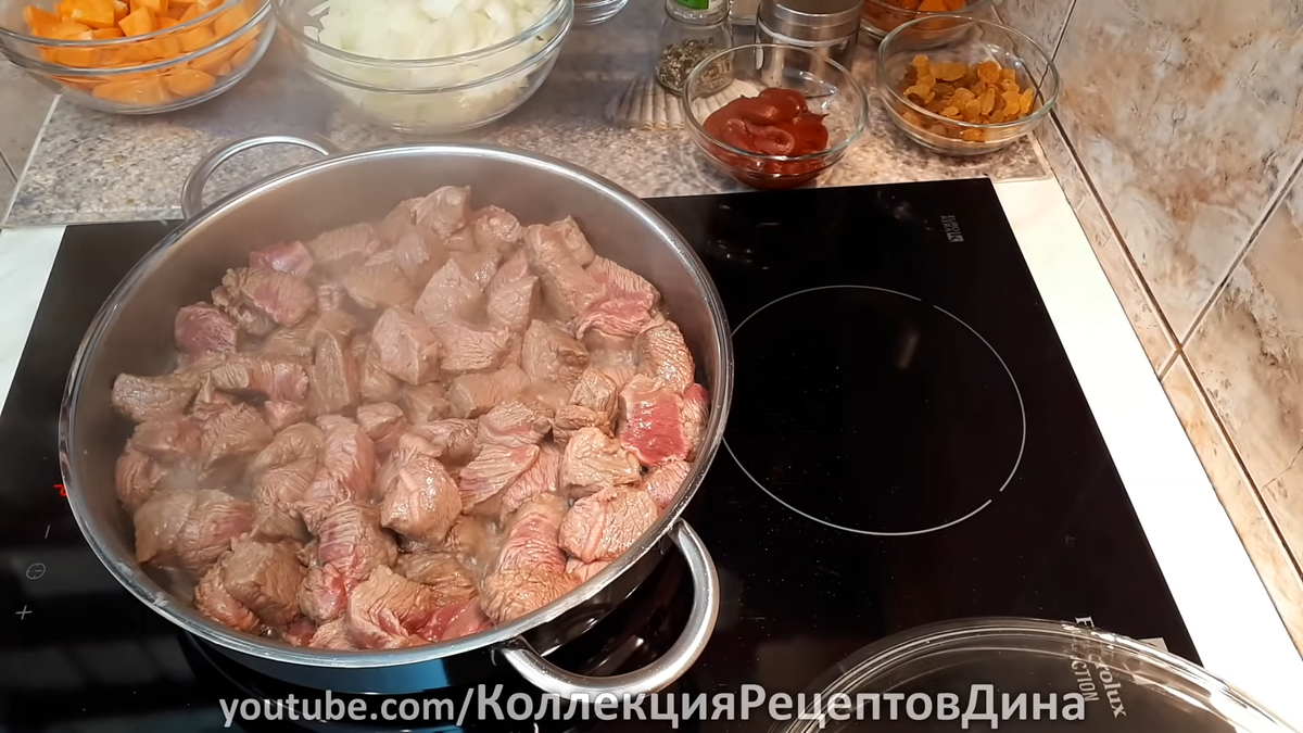 Сочное мясо, тушёное с овощами