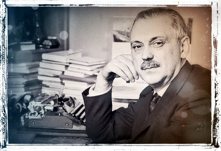 Сергей Михалков — автор слов советского и российского гимнов, создатель «Дяди Стёпы» и множества других любимых взрослыми и детьми произведений, отец актёра и режиссёра Никиты Михалкова. 