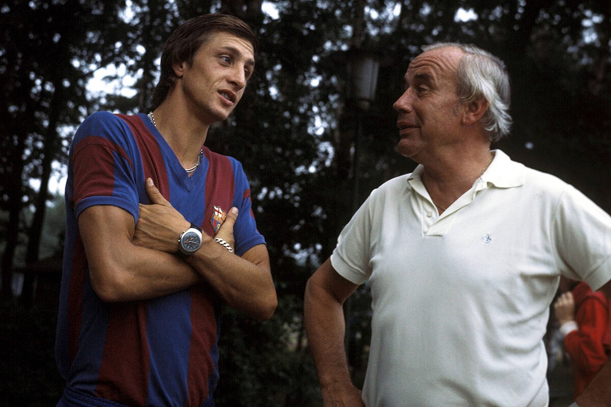 Йохан Кройф и Хеннес Вайсвайлер. https://fc.de/