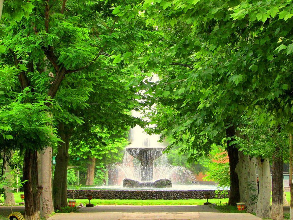 Фотографий 19 века не сохранилось, зато есть вот такие фото наших дней. Источник armmuseum.ru