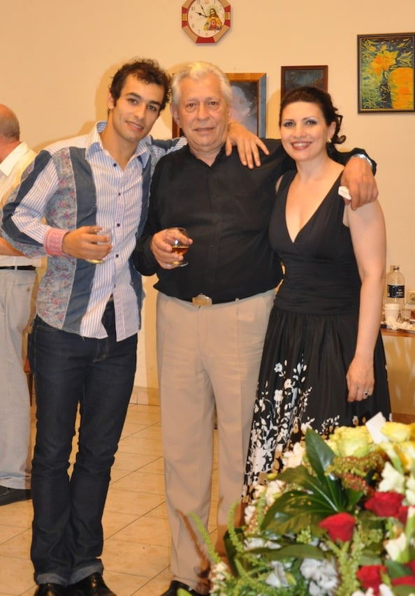 Народный артист Армении В.Ш.Галстян со своими детьми - Джульеттой и Давидом