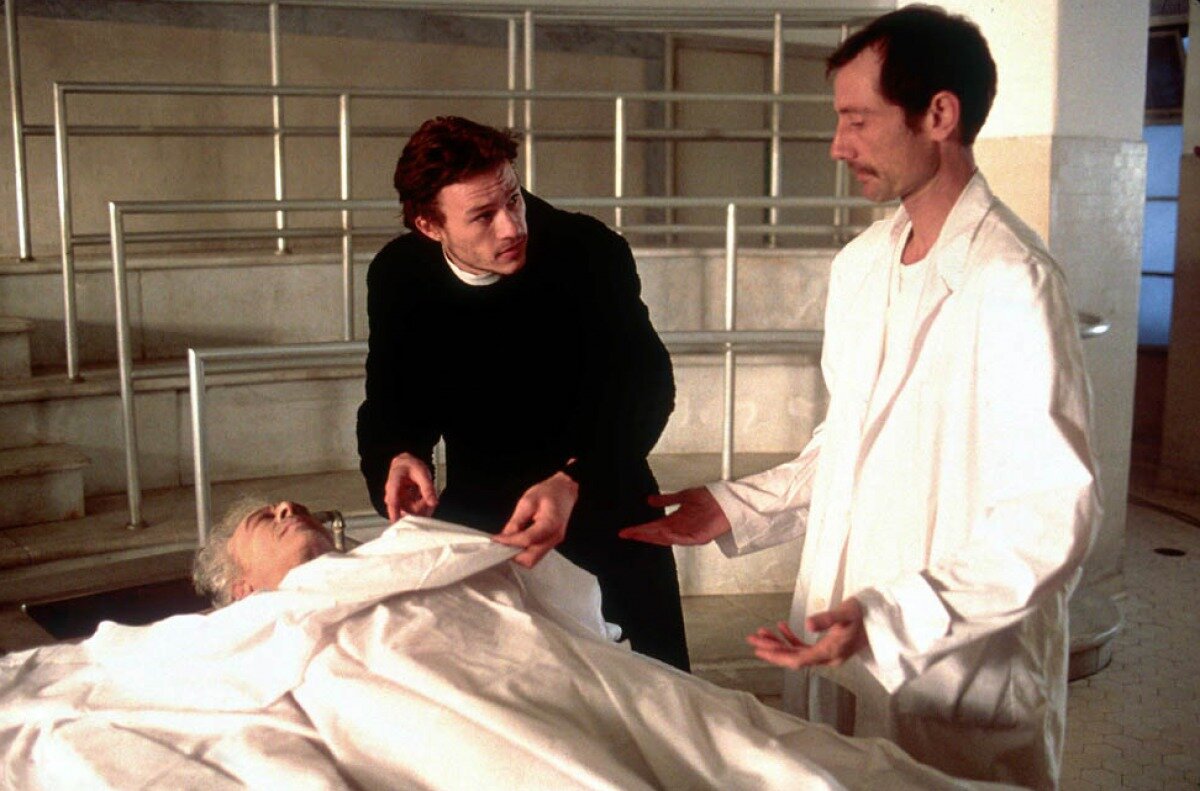 кадр из фильма "Пожиратель грехов". фото из сети.