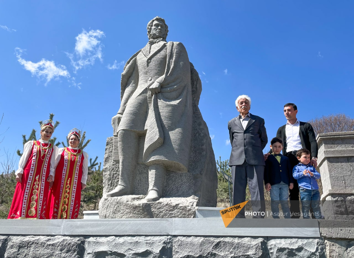 памятник пушкину в германии