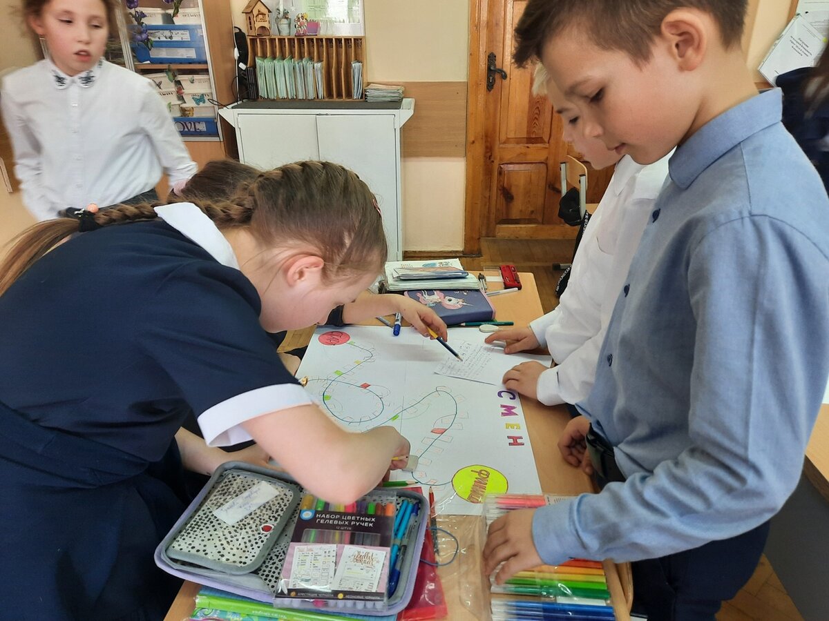 20 уроков 21 века. презентация школы на семинаре директоров. книга 21 век харари. 21 урок для xxi века. ученик 21 века.