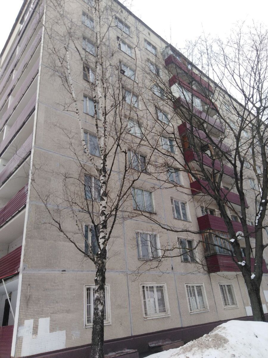 Здание бывшего общежития Моспромстроя по адресу: Москва. Аминьевское шоссе д.7