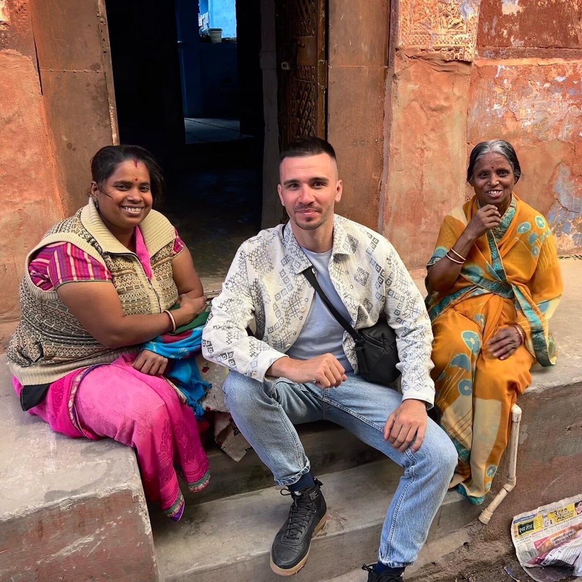 Нью дели ткань. Индия и сша. Университет дели индия. Мавзолея итмад-уд-даула. Восточный базар специи.