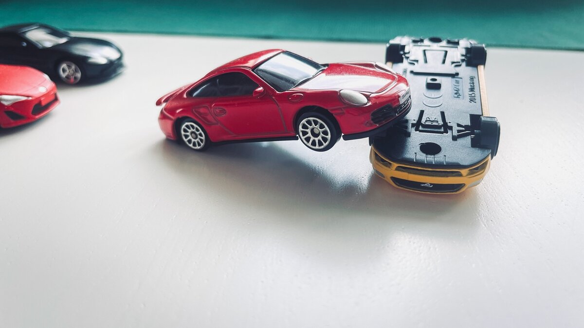     Видео, на котором показаны кадры с места смертельной аварии, произошедшей недалеко от аэропорта Платов, распространяют в соцсетях.