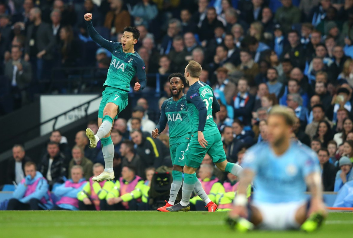 


17.04.2019 были сыграны последние матчи 1/4 финала Лиги Чемпионов. Ливерпуль уверенно обыграл Порто 4:1 соответственно , ну а в Манчестере развернулась настоящая драма.                                                                                                                                                            


За 12 минут было забито 4 мяча - это настоящее зрелище для болельщика и настоящий ужас для тренера ибо ломается вся созданная заранее схема игры.
Англия прочувствовала на себе по полной программе что такое VAR и что их ожидает со следующего сезона.                                                                                                                                                        



