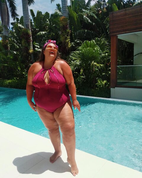 Счастливая Кэлли Торп