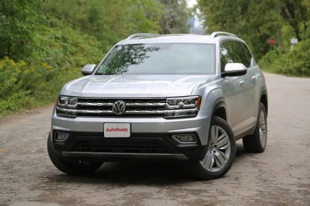 Следующим в этом списке неудачных автомобилей является Volkswagen Atlas.Несмотря на респектабельную динамику вождения, бесшумную кабину и даже сиденье третьего ряда, в которое могут вписаться взрослые, этот трехрядный внедорожник был диким из-за своей странной системы климат-контроля и проблемной трансмиссии, среди прочих мелких проблем.