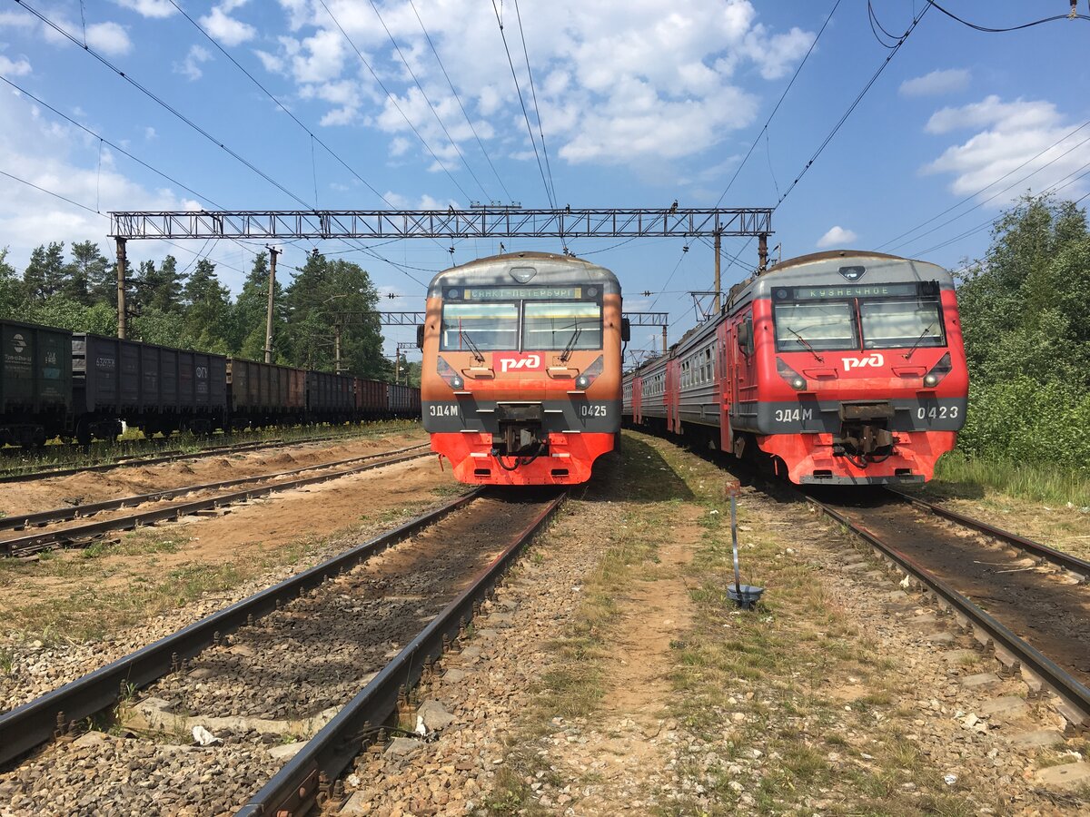 Электропоезда ЭД4М в тупиках