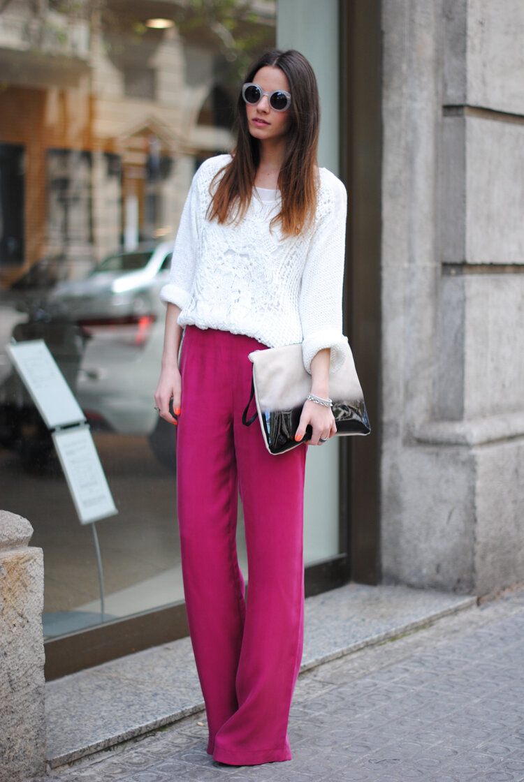 Розовые широкие брюки