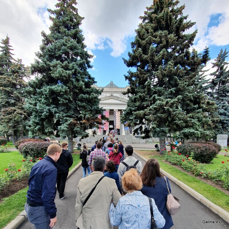 ул. Волхонка, 12