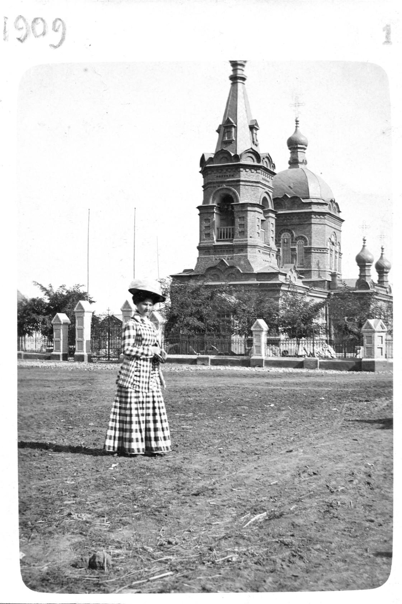 Построенная за пять лет до снимка церковь Иоанна Предтечи.   Работа Таганрогского архитектора С. И. Гущина.