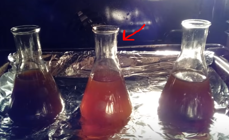 Только чистый, без добавок воск, прозрачный в растопленном виде.