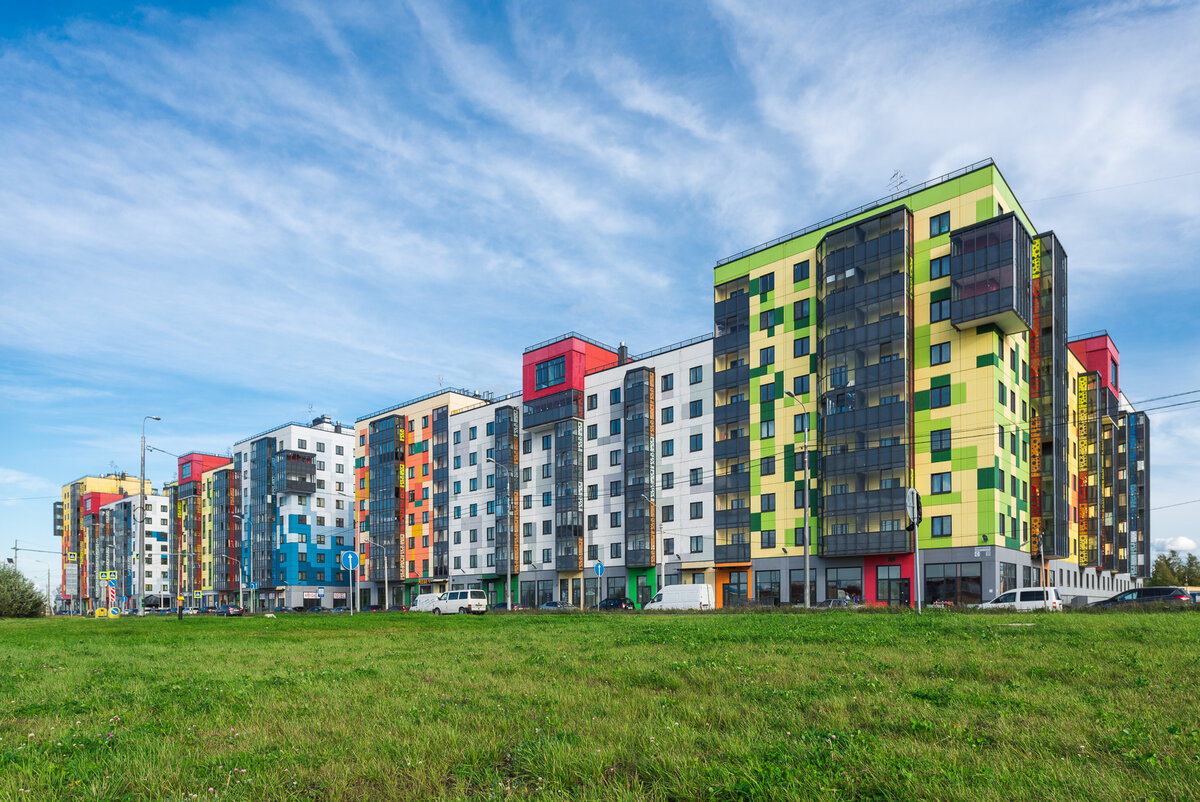 Современные панели позволяют возводить дома с яркими, индивидуальными фасадами