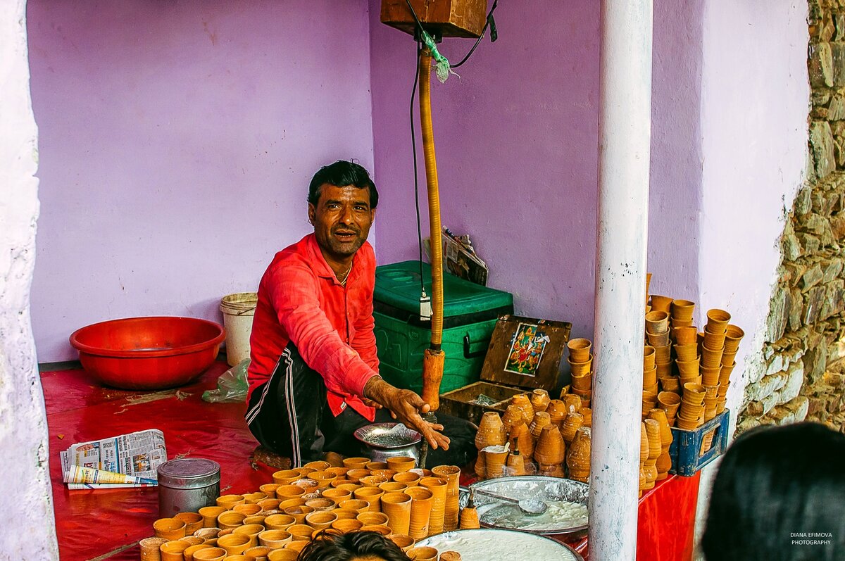 Как вам глинянный горшочки под йогурт? Горшок выбросил, а с дождем его размыло
