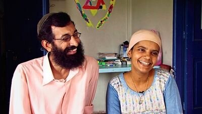 На Брайтоне сидят три пожилые еврейки, смотрят на океан и спорят......