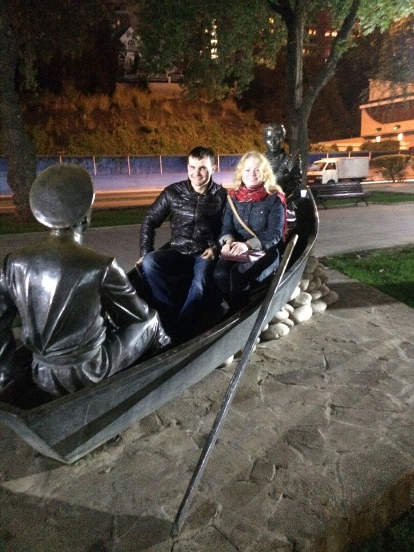 Памятник на набережной в Ростове-на-Дону