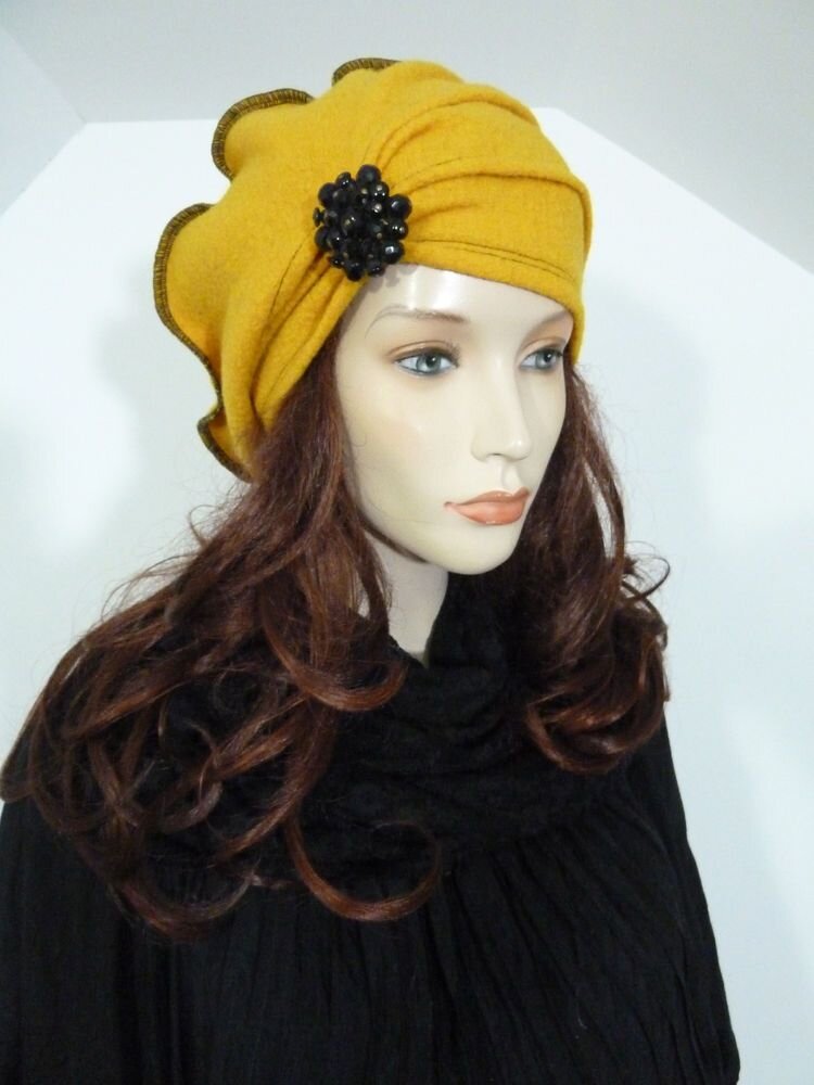 Жёлтое на голове носить нельзя