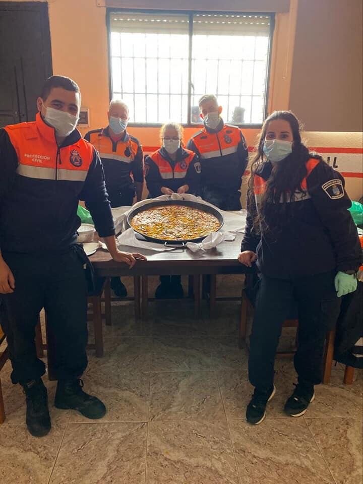 Фотогалерея - 2 слайда. Нажми на стрелочку, чтобы посмотреть всё.