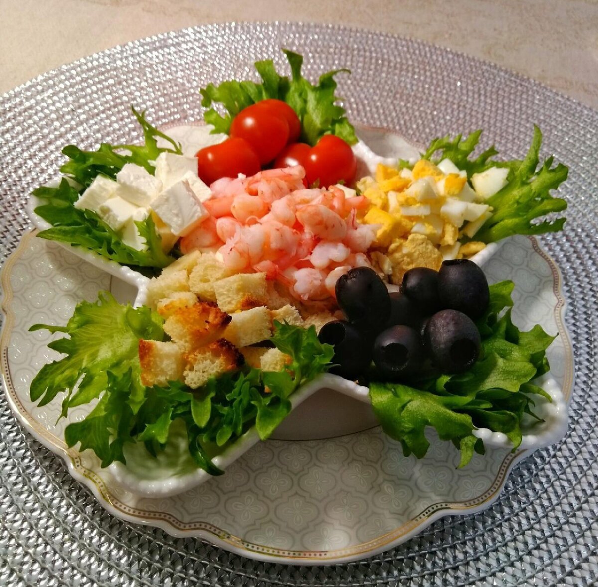 Салат с курицей, сельдереем и виноградом — рецепт с фото